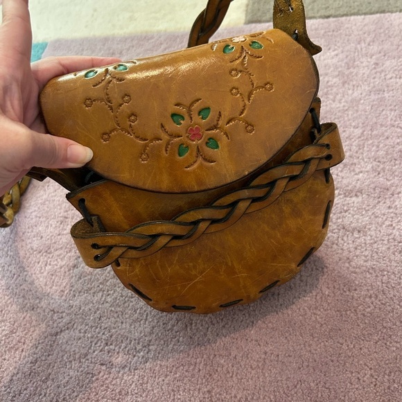 Vtg 70s Tooled Thick Stitch Flower Leather Braided Painted Bohemian Shoulder Bag - Picture 12 of 16